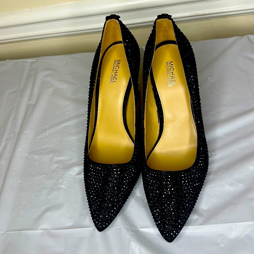micheal kors black pump brand new 7.5